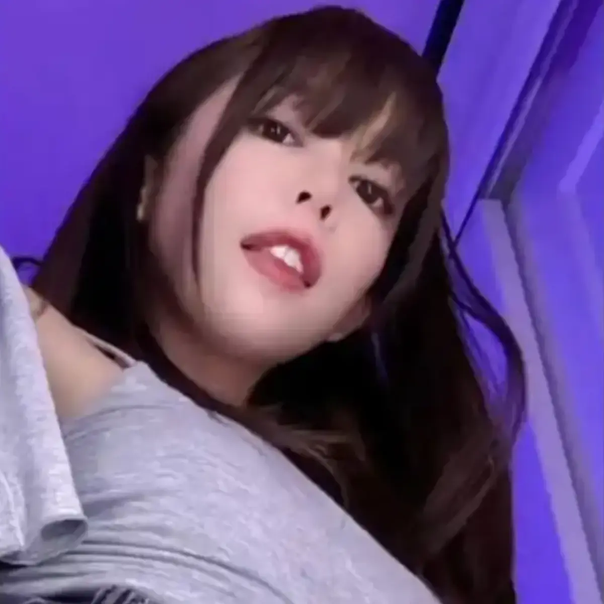 《绯红小猫KittyKum》高清完整版在线观看-绯红小猫全集1080P蓝光免费播放-系列合集资源