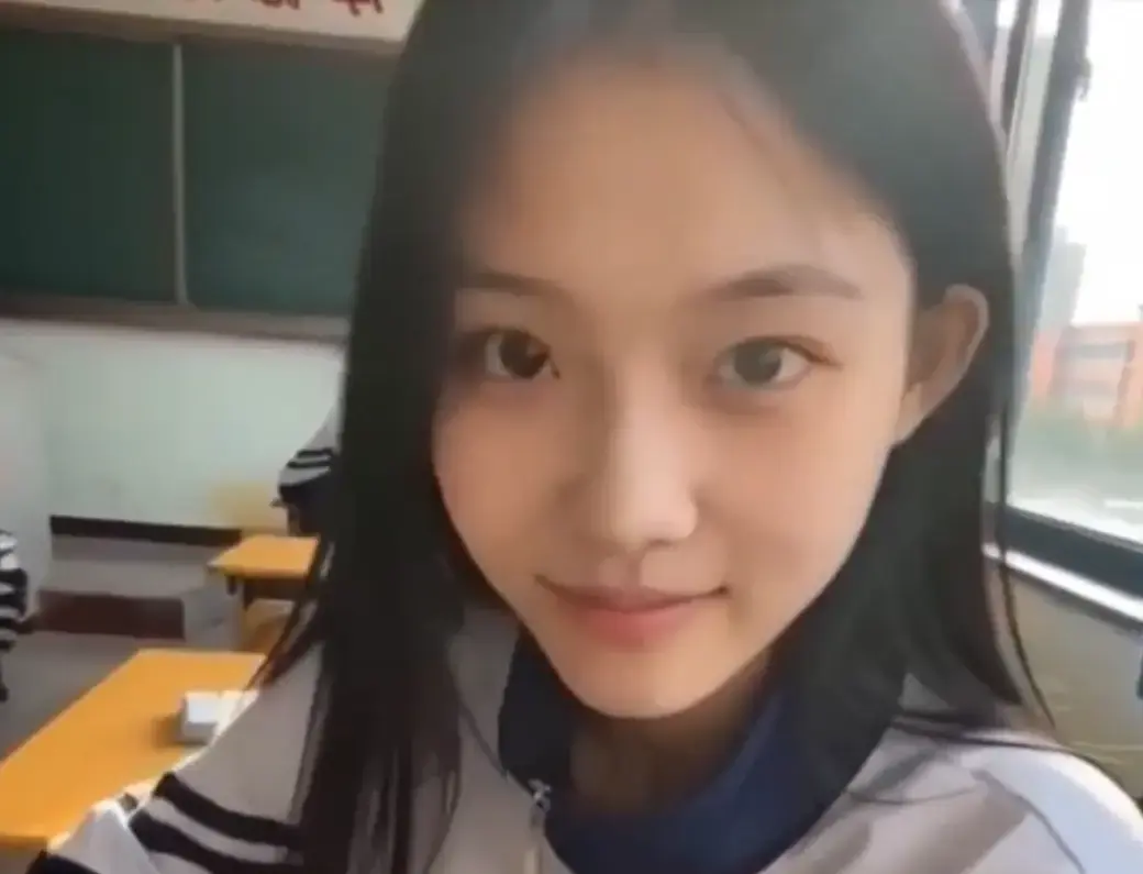 我的十八岁女友无删减4K蓝光在线播放_免费极速加载高甜治愈AI短剧-结局太甜追完又想谈恋爱-星空影院独家热播